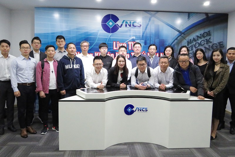 VNCS TỔ CHỨC BUỔI THĂM QUAN VÀ LÀM VIỆC TẠI HNX, BIDV, TRAPHACO CHO ĐOÀN NHÀ ĐẦU TƯ THẨM QUYẾN