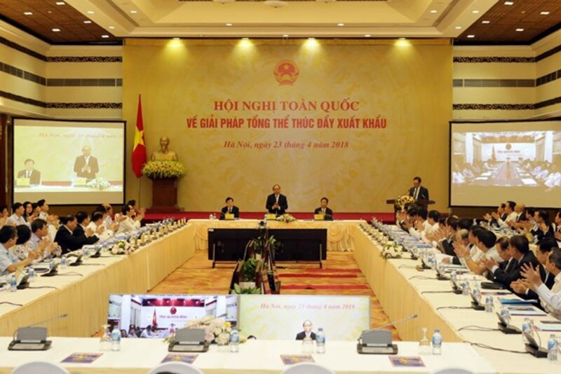 阮春福总理：改变进出口的战略思维模式 促进出口活动