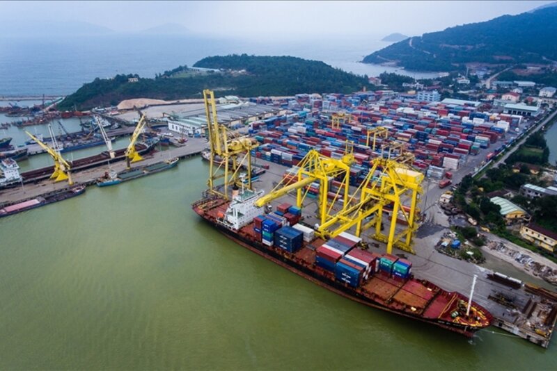 岘港港口力争实现2017年货物吞吐量达800万吨目标