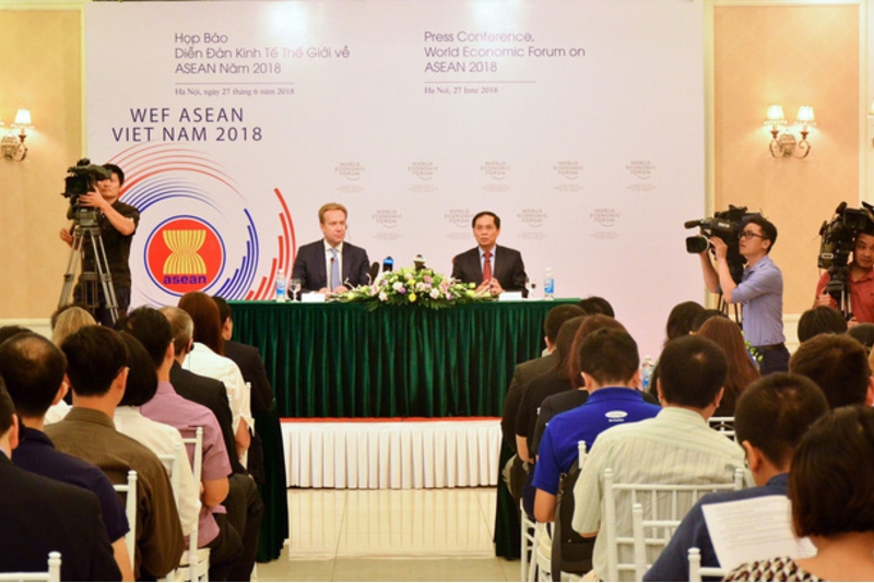 WEF主席：越南的经济复苏真令人惊叹！