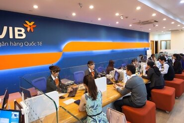 坚持奉行金融政策