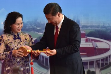 越中友谊宫落成交接仪式