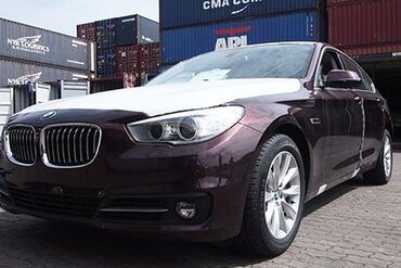 越南长海汽车股份公司的首批宝马和迷你汽车正式入港