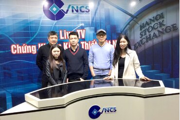 越南建设证券接待中国投资者来参观和找出越南市场的机会