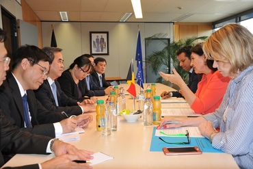 越南优先与比利时和欧盟发展经济合作