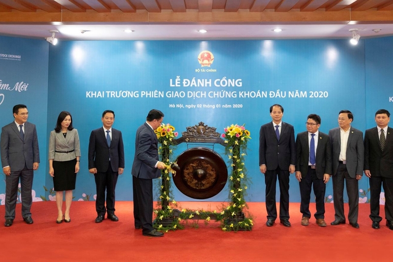 越南证券交易所举行2020年开市敲锣仪式