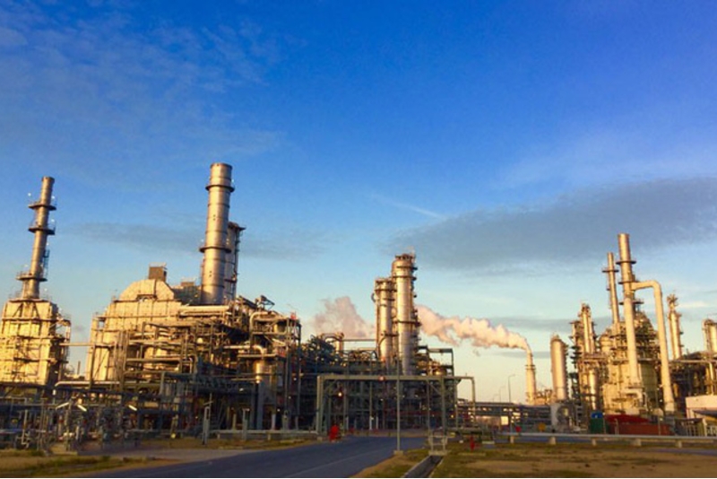 越南各有关部门对价值为54亿美元的石油化工厂项目进行审定
