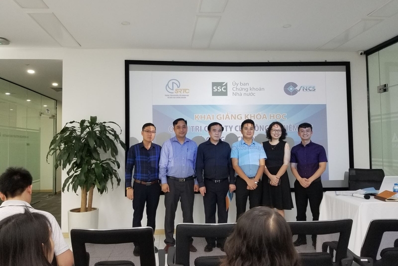 VNCS THAM GIA CHƯƠNG TRÌNH ĐÀO TẠO CÙNG ỦY BAN CHỨNG KHOÁN NHÀ NƯỚC