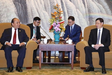 越南政府总理阮春福会见上海市市长