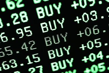 BẢN TIN THỊ TRƯỜNG NGÀY 01/07/2020: Sắc xanh lan tỏa toàn thị trường, VN-Index hồi phục mạnh sau chuỗi 6 phiên giảm điểm liên tiếp.