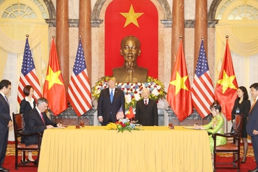 金特会前夕：越南同美国签署价值为210亿美元的经济合作协议