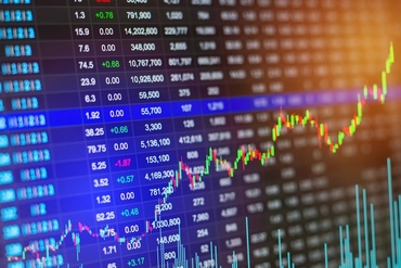 BẢN TIN THỊ TRƯỜNG NGÀY 16/06/2020: VN-Index tăng mạnh hơn 23 điểm sau phiên giảm sâu, nhóm cổ phiếu VinGroup bất ngờ “dậy sóng”.