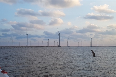 越南薄寮省隆重举行第二个风电厂奠基仪式