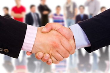 越日企业签署价值近100亿美元的各项合作协定