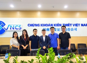 THỜI BÁO CHỨNG KHOÁN TRUNG QUỐC THĂM VIỆT NAM, TÌM HIỂU 3 LĨNH VỰC ĐANG LÀ ĐIỂM NÓNG ĐẦU TƯ CỦA DOANH NGHIỆP TRUNG QUỐC