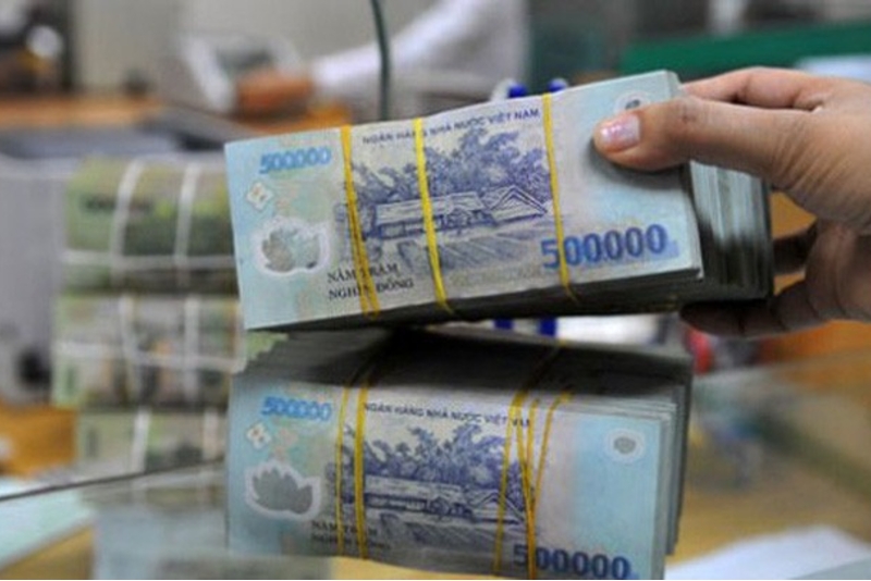 越南专家建议国家银行在今年最后2个月将存款准备金率下调0.5%，并在明年第一季度再下调0.5%