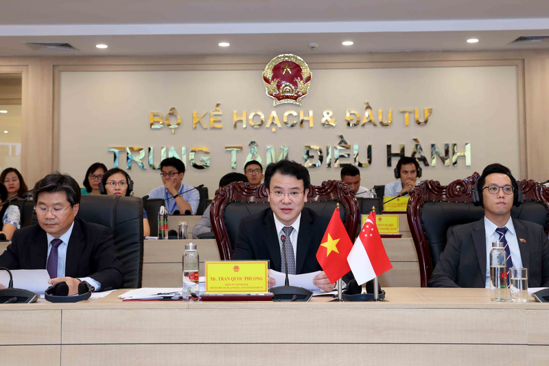 越南与新加坡促进投资经营活动