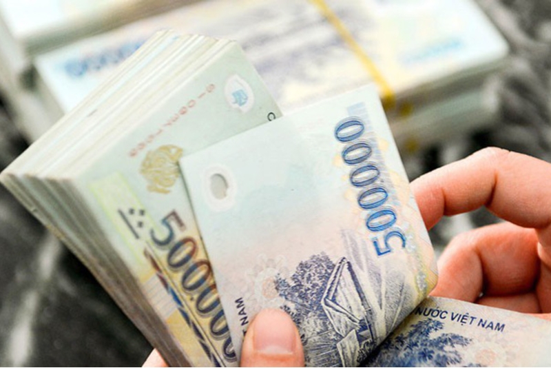 利率飙升，越南中央银行注入超过15.5万亿越盾