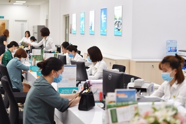 越南银行在 11 月份向市场注入了近 127 万亿越盾