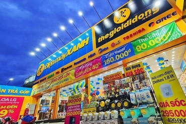 哪些因素致使移动世界投资股份公司总市值仅在2个多月下跌50%，市值“蒸发”22亿美元