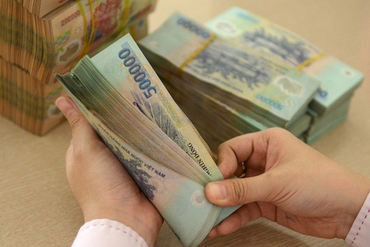越南：存款利率下降,资金流是否将转移到房地产和证券市场？