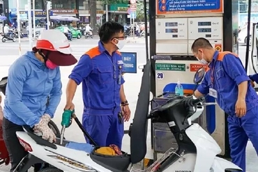 降低油价，减轻人们和企业的压力