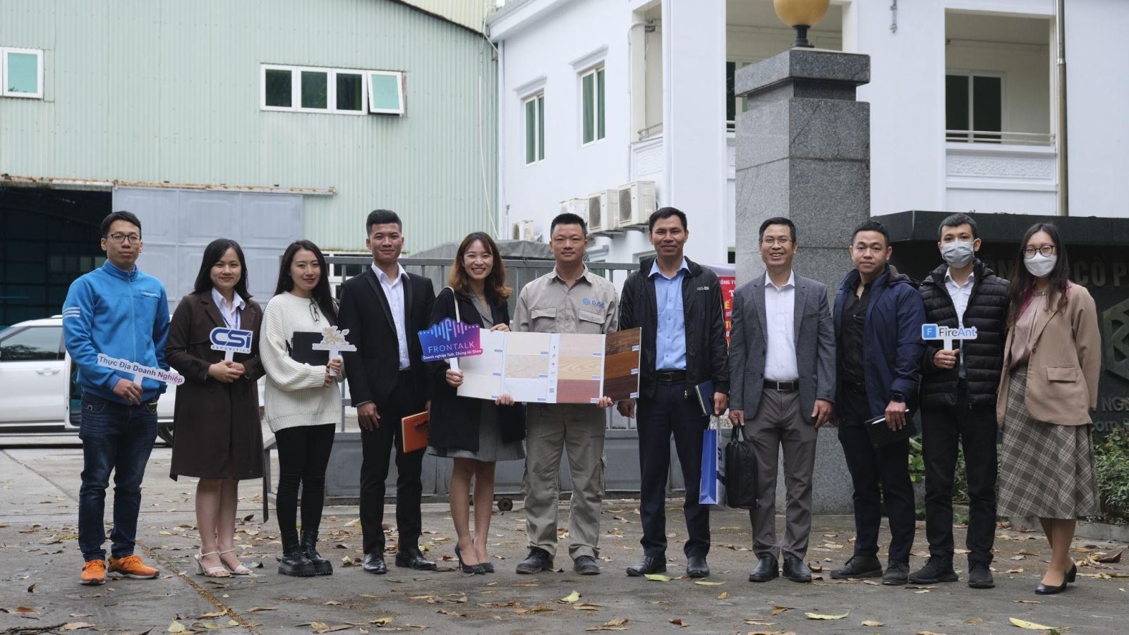 Đoàn thực địa Frontalk đến thăm nhà máy sản xuất của Tập đoàn Nhựa Đông Á (DAG)