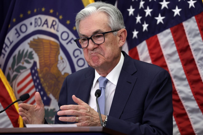 Chuyên gia kinh tế: Fed khó tránh tình trạng tăng lãi suất cao hơn mức cần thiết