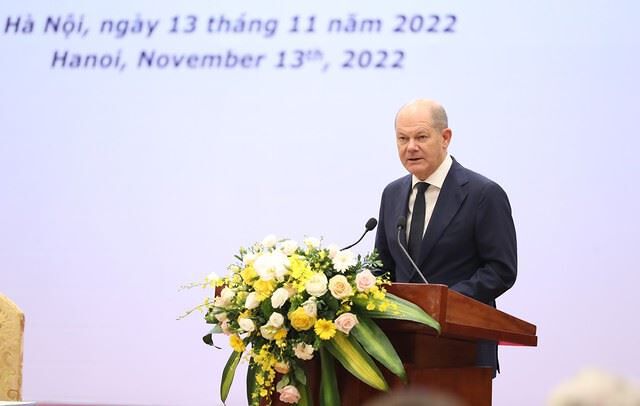 Thủ tướng Đức Olaf Scholz trong chuyến thăm tới Việt Nam. (Ảnh: Báo Chính phủ).