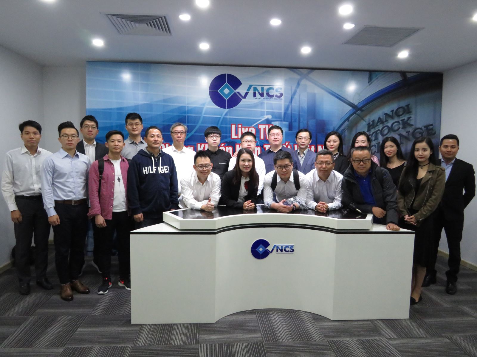 金斧子在线理财服务平台携手建设证券进入越南证券市场- CSI新闻