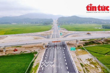 从越南中央预算收入向南北高速公路额外拨发6.3万亿越盾